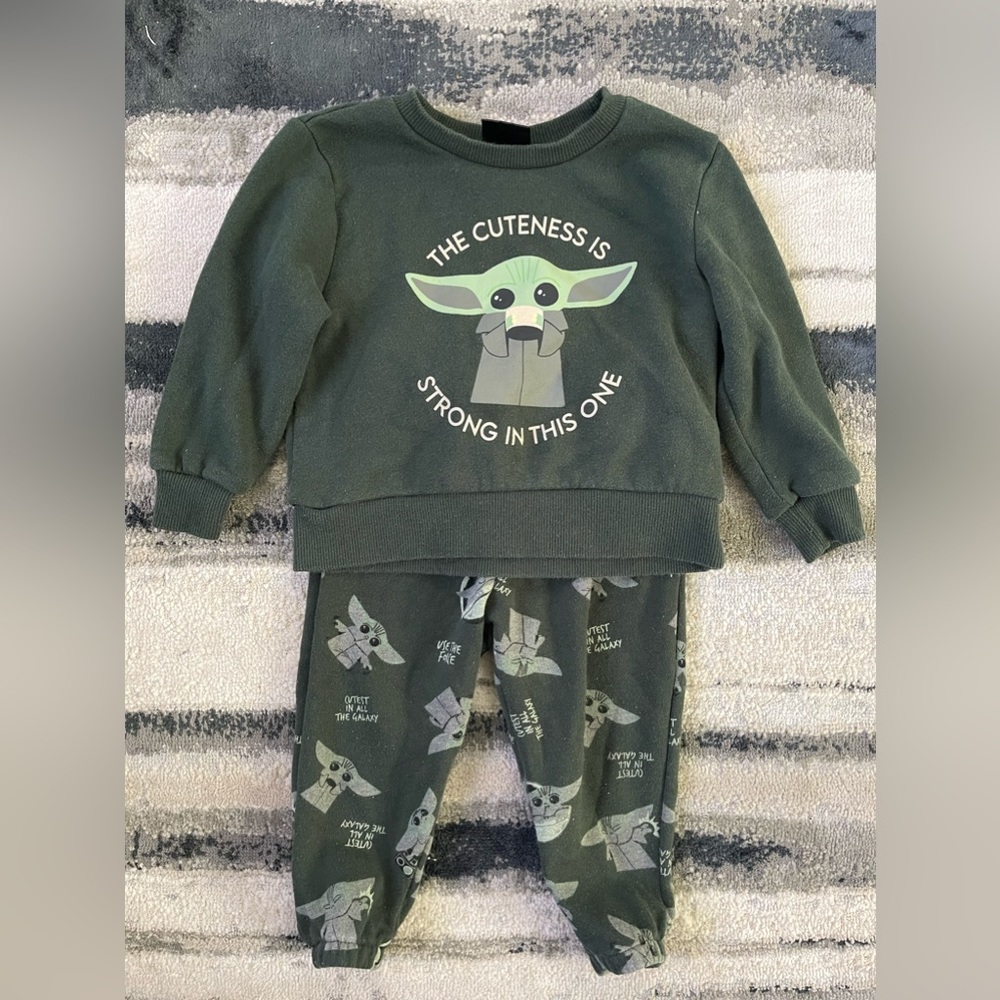 Baby Yoda toddler sweatsuit set